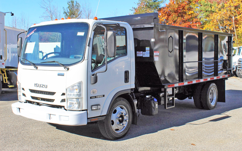 2017 ISUZU NRR DIESEL 16’ DUMP